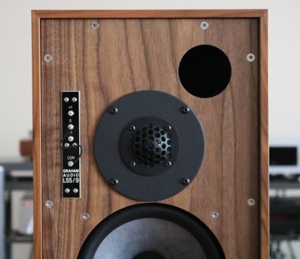 Graham LS5/9, Walnut