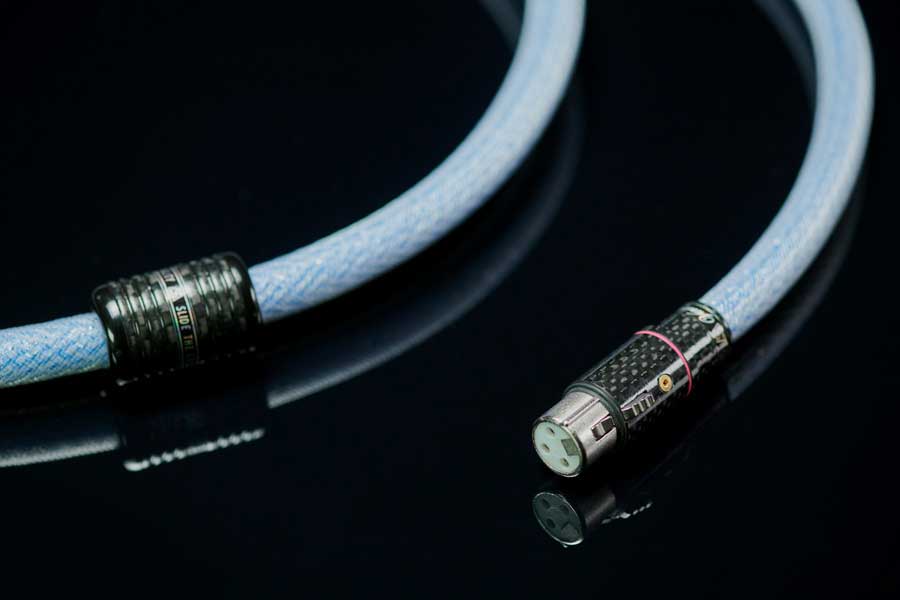 Stealth Sextet V16-T-1.0m-AES/EBU