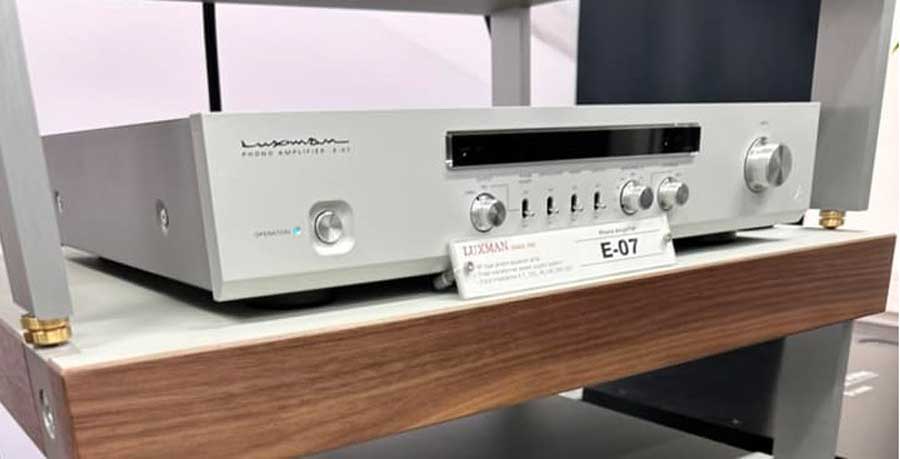 Luxman E-07