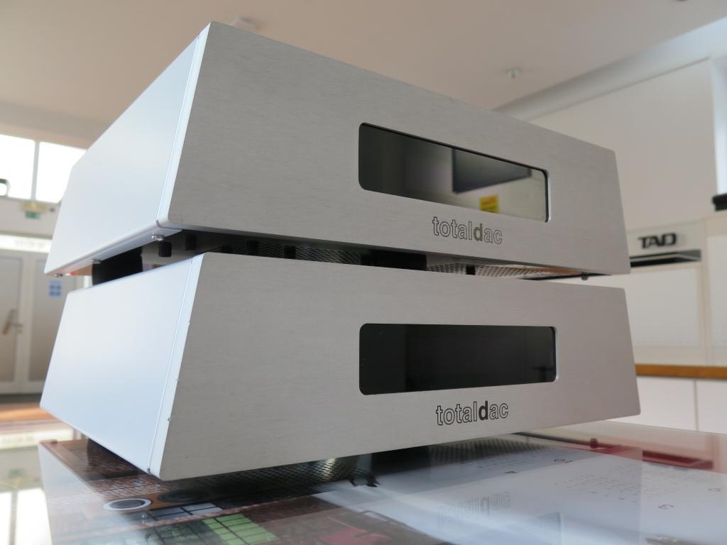 TotalDAC D1 (dual DAC) + D1-digital Reclocker, silver